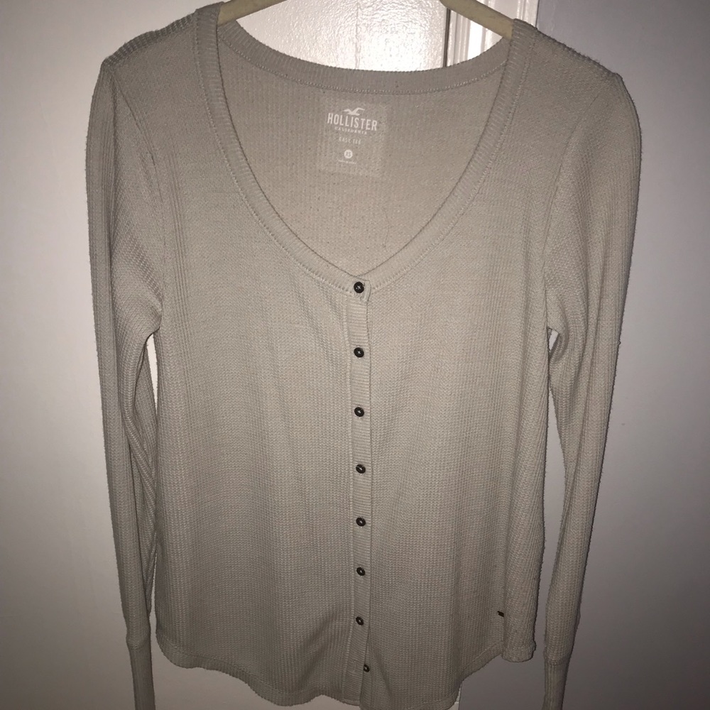 Hollister Women’s button-down waffle t-shirt